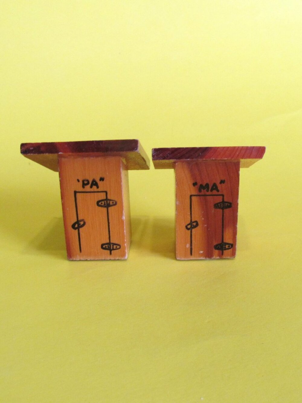 Vintage wooden Ma and Pa outhouse salt and pepper shakers Winnipeg Manitoba